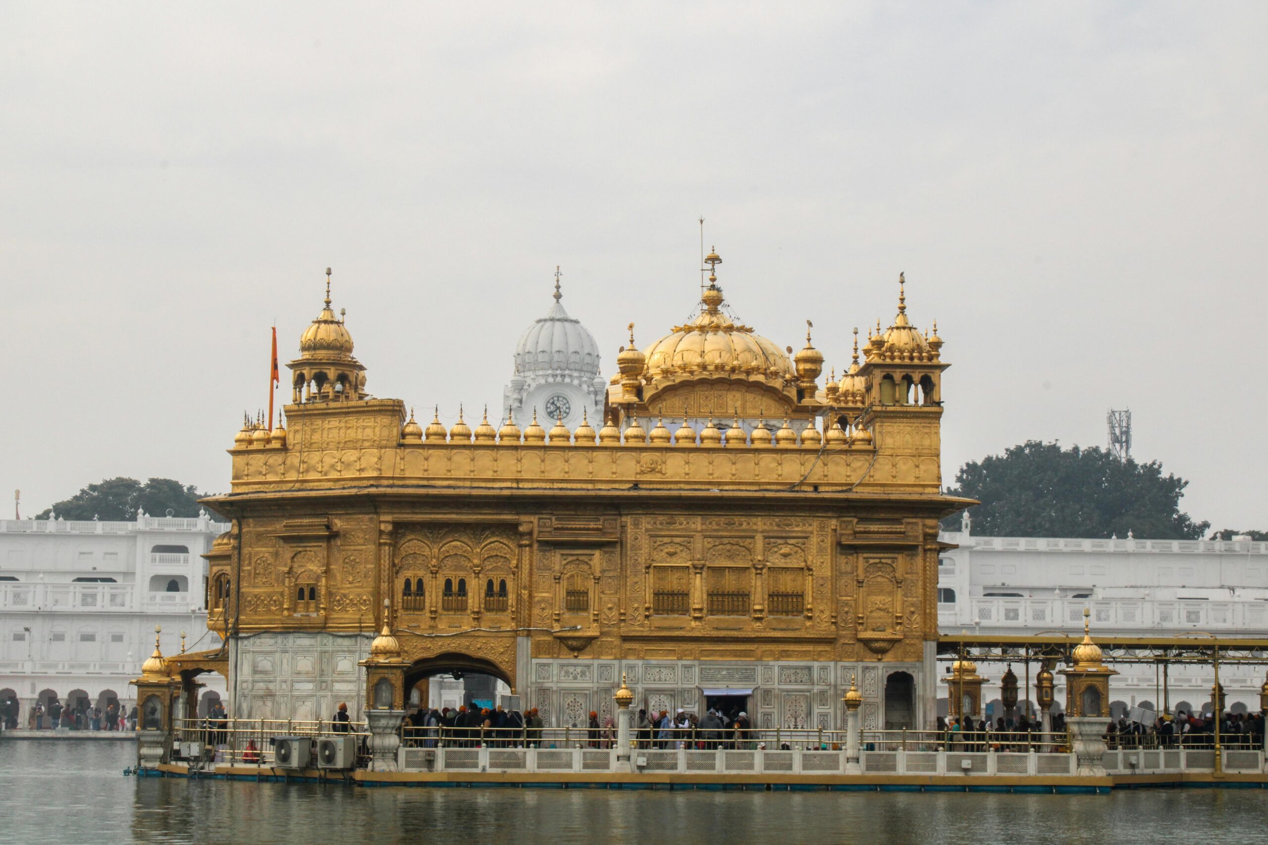 Experience seamless travel from Delhi to Amritsar with Go Hill Travels’ premier taxi service.